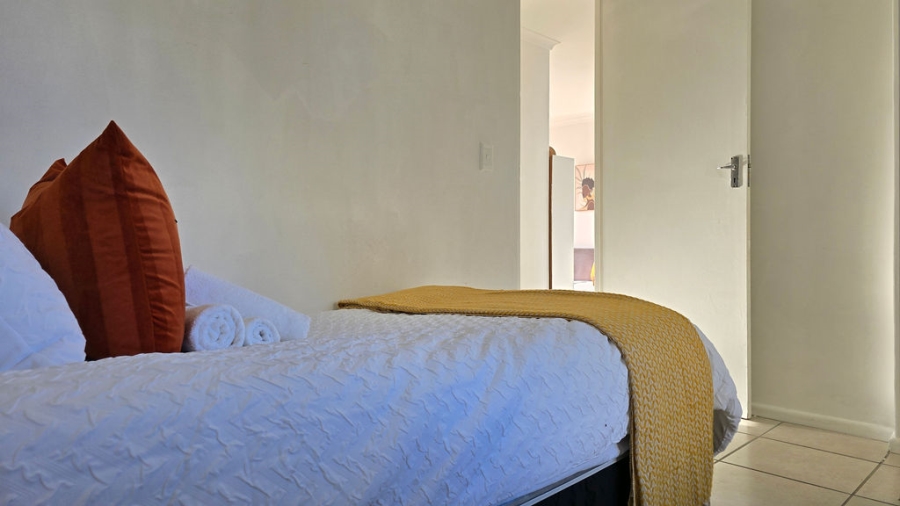 To Let 2 Bedroom Property for Rent in Muizenberg Western Cape